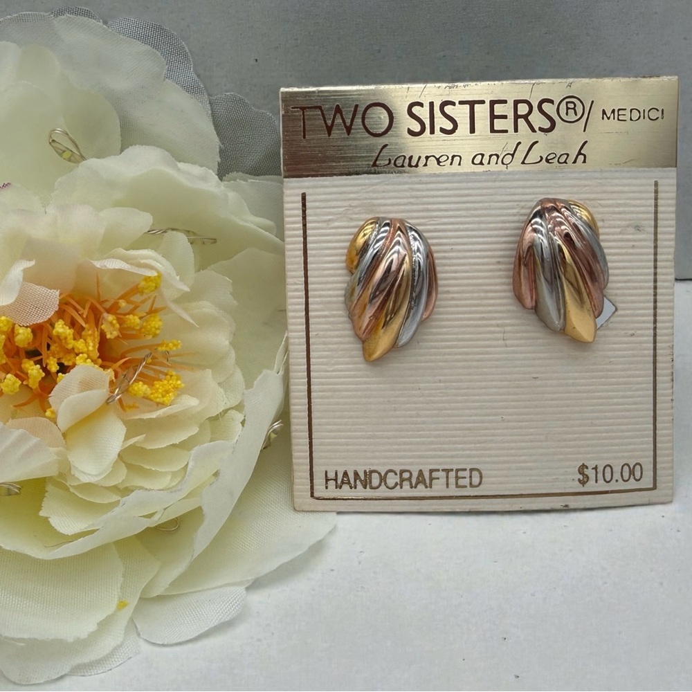 NWT- Vintage Two Sisters Medici Handcrafted Mixed Metal Tone Clip-On Earrings